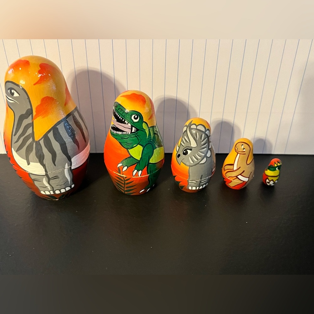Dinosaur nesting dolls